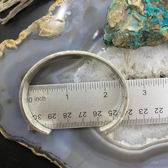 Nora Tahe Vintage Native American Sterling Silver Stamped Bracelet - Picture 9 of 10